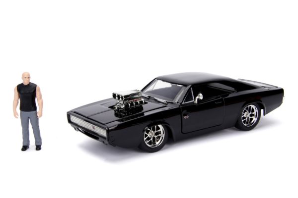 Dodge Charger Street W/Dom Toeretto's Figure  1970