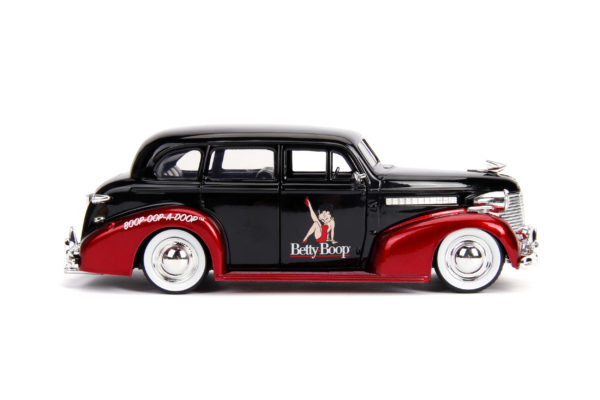 Chevrolet Chevy Master Deluxe W/Betty Boop Figure - 1939