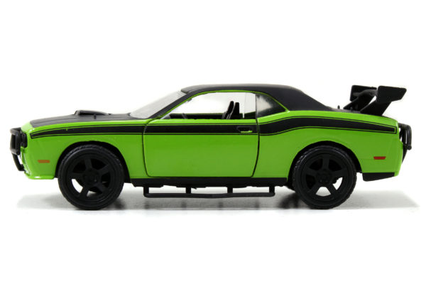 Dodge Challenger SRT8 Off Road Free Rolling