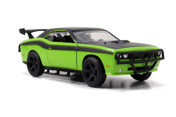 Dodge Challenger SRT8 Off Road Free Rolling